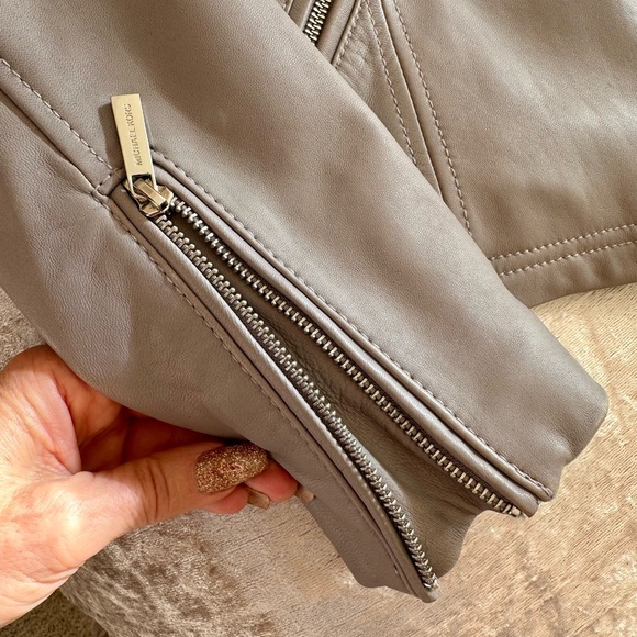 Women's Taupe Leather Jacket - Picture 5 of 9